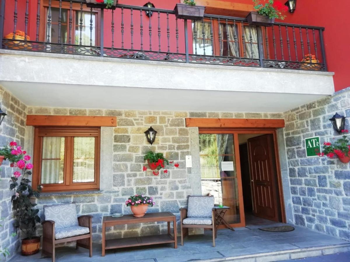 Apartamentos Rurales La Vina Cangas de Onis Exterior photo
